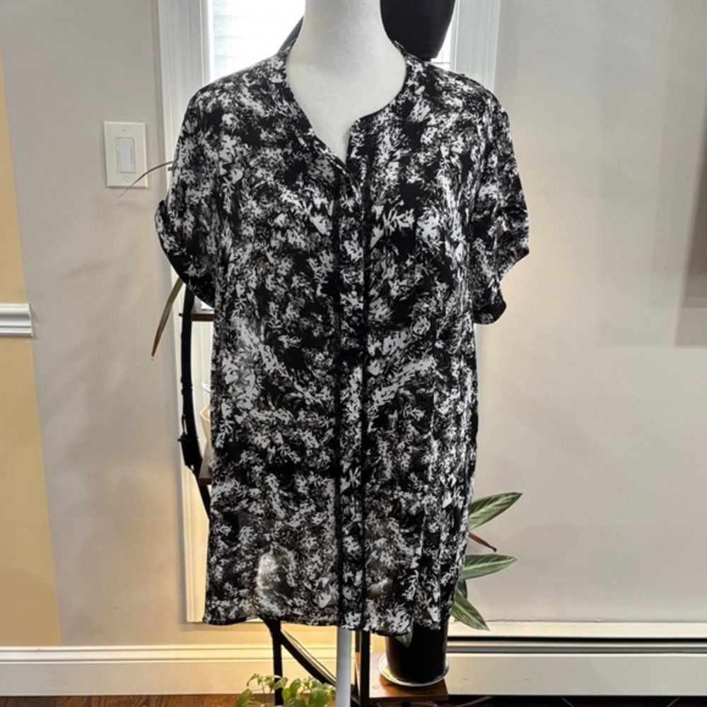 Simply Vera Vera Wang Black and White blouse size XL
